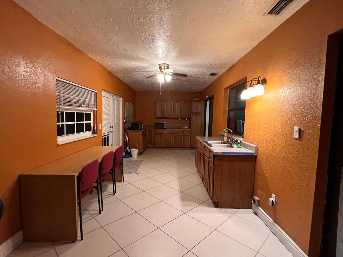 Entire Single Family Home 3 Bed 2 Bath In Water Front Big Cozy Back Yard View Coconut Exteriör bild